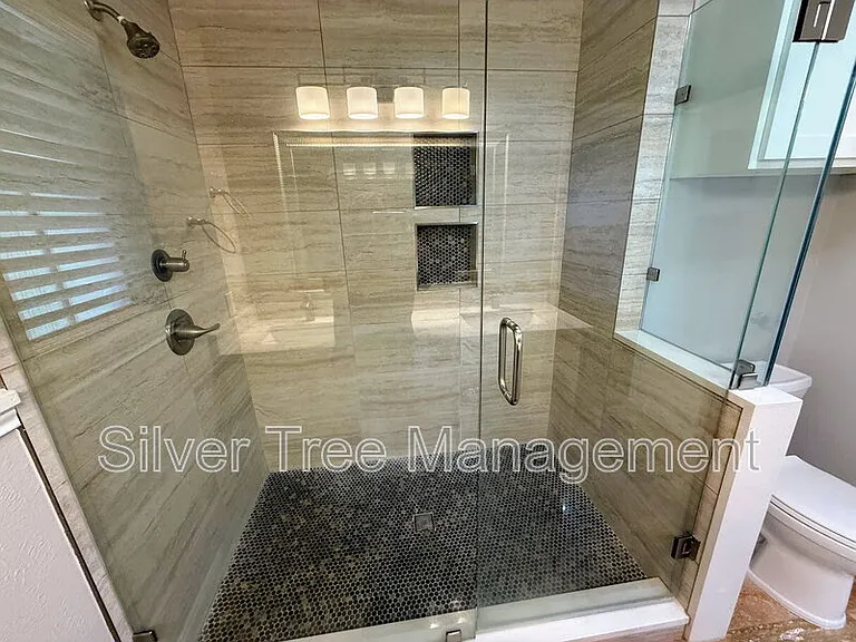 1710 Dickerson Dr — Photo 23