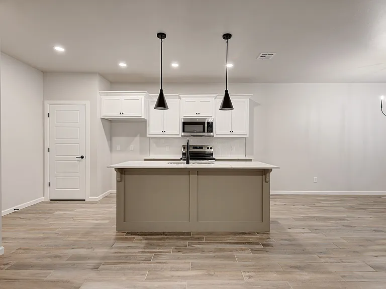2298 E Sooner Rd — Photo 11
