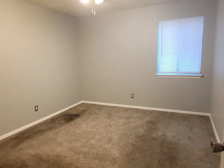 900 Candlewood Dr NW #D — Photo 9