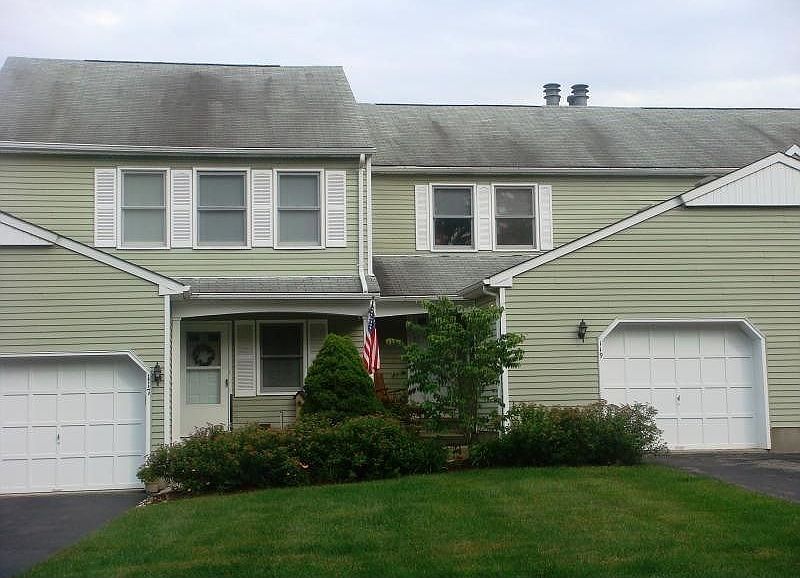 1st image of 119 Carriage Ln #119