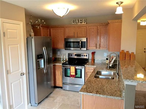 4th image of 53 Jost Villa Dr
