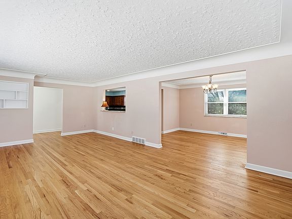 3rd image of 3838 Westwood Northern Blvd