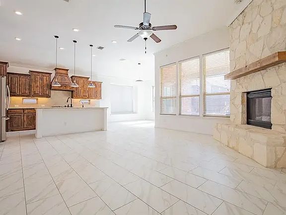 3rd image of 9525 Corinth Ln