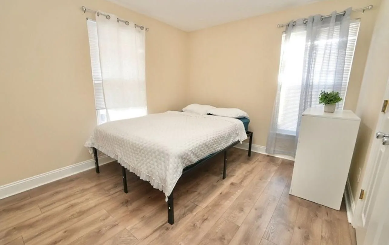 3 bed, $2,900 — Photo 3