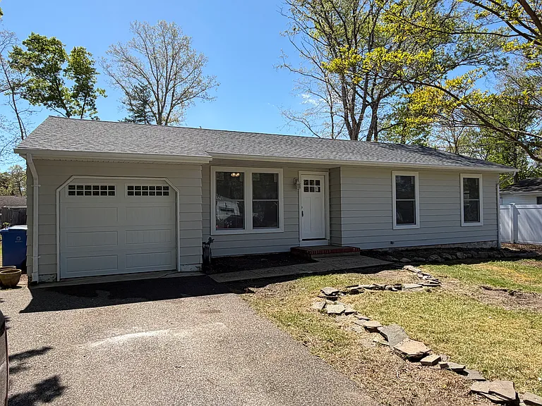 43 Lighthouse Dr — Photo 1