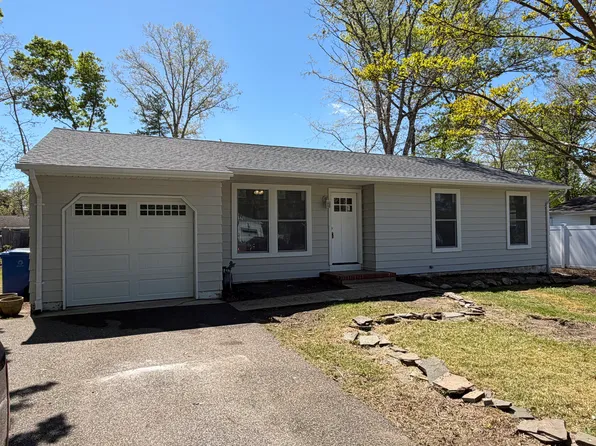 43 Lighthouse Dr, Manahawkin, NJ 08050
