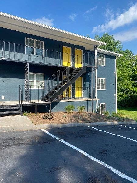 1st image of 123 Ingersoll Ave #14
