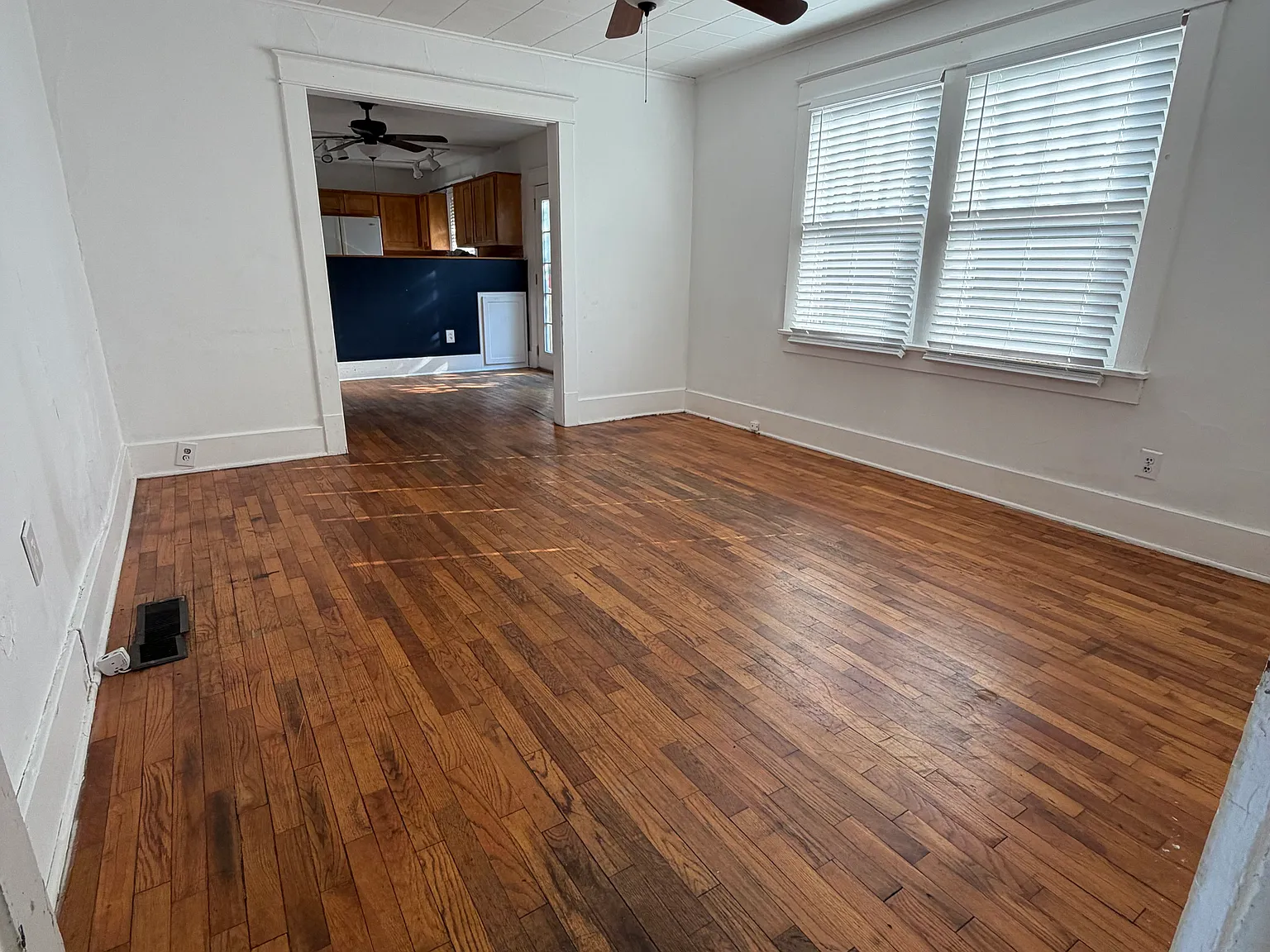 3 bed, 1127 sqft, $1,800 — Photo 3