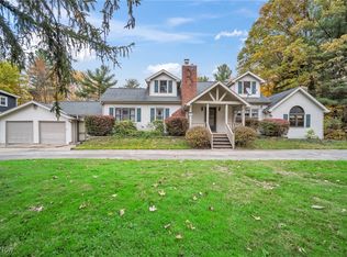 4125 Giles Rd, Moreland Hills, OH 44022