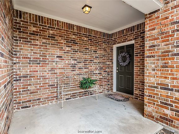 2nd image of 4305 Spring Hill Dr