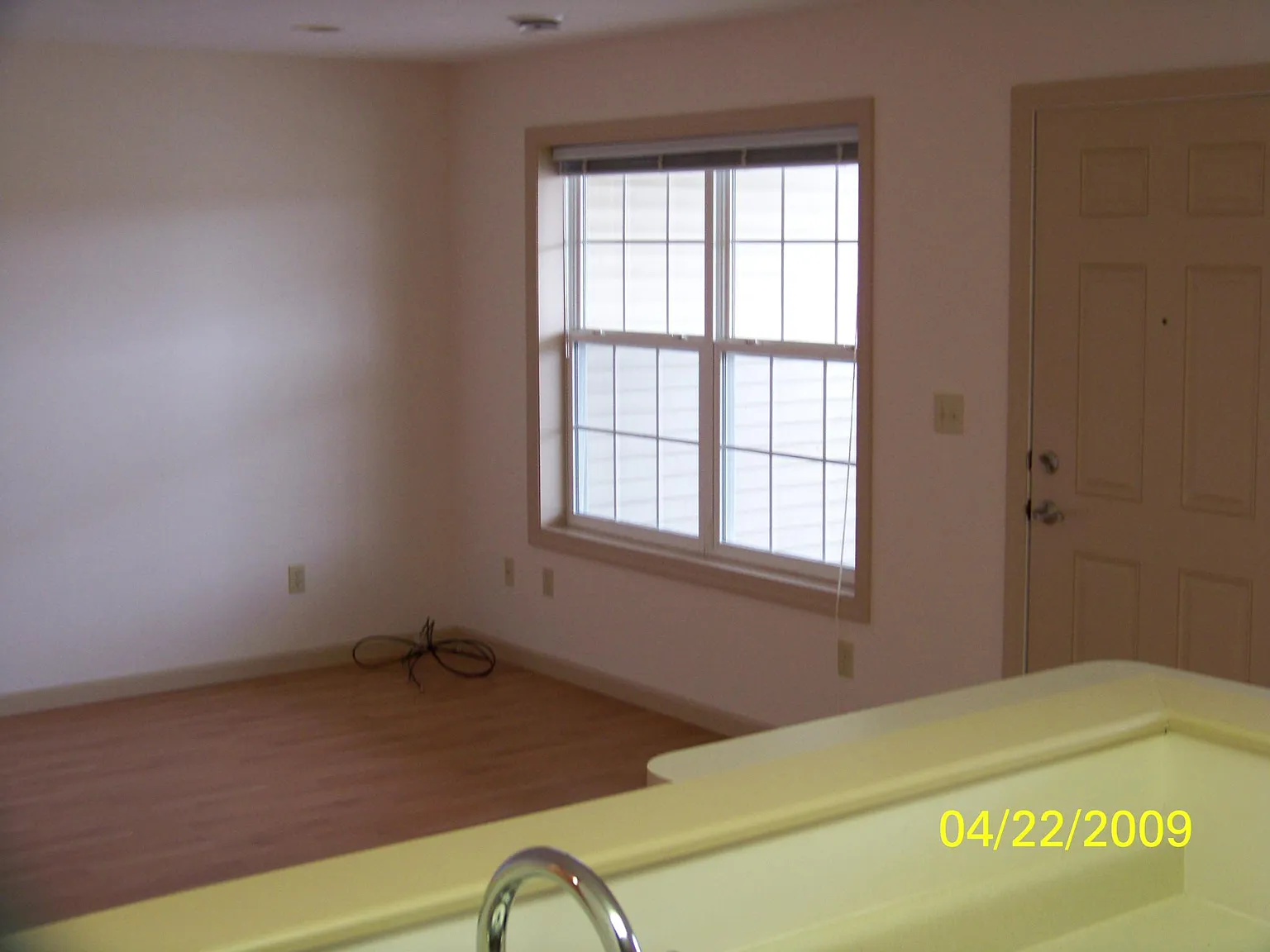 2 bed, 1100 sqft, $995 — Photo 4