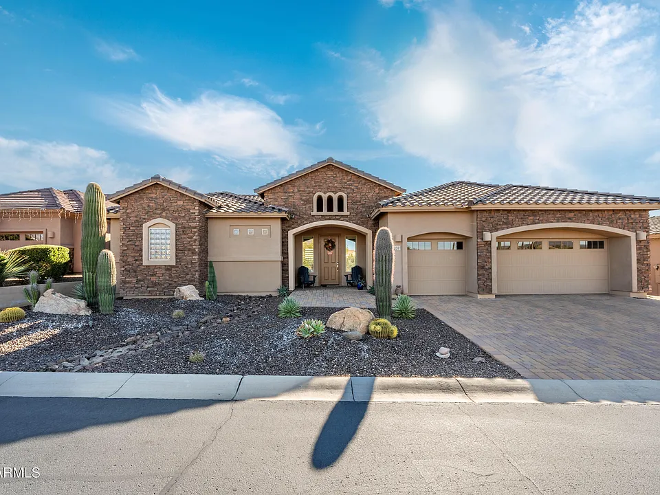 6237 E Bramble Berry Ln