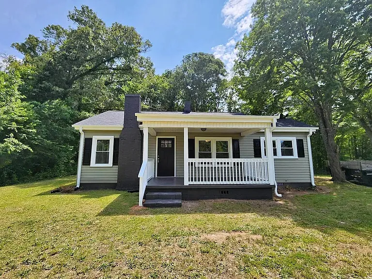 112 Jackson Ave — Photo 1