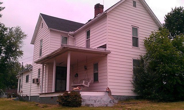 1st image of 417 E 4th St