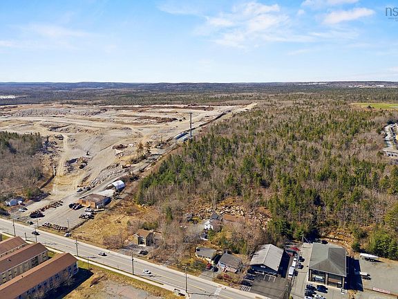 4th image of 547 Herring Cove Rd