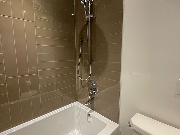 5th image of 448 Burnhamthorpe Rd W #3409