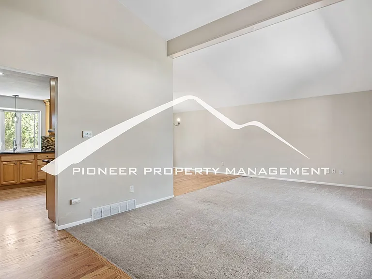 223 Dolomite Dr — Photo 5