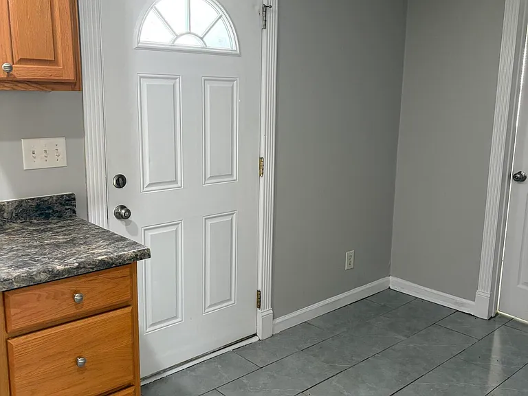 604 Winkler Ave — Photo 14