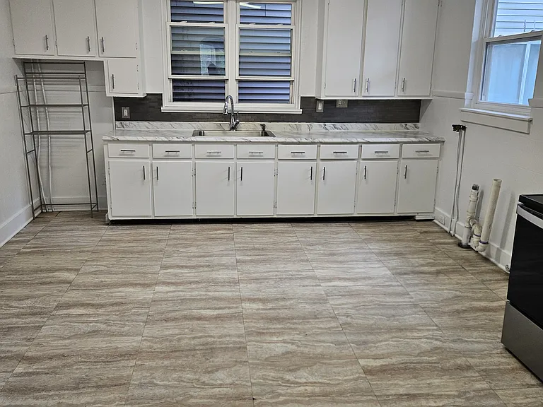729 S Webster Ave #1 — Photo 5