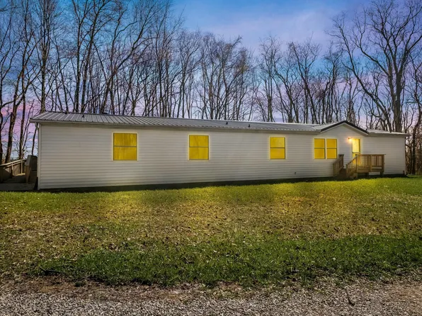 2525 Panther Dr NE, New Lexington, OH 43764