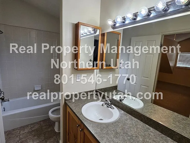 1419 S Blossom Ln — Photo 17