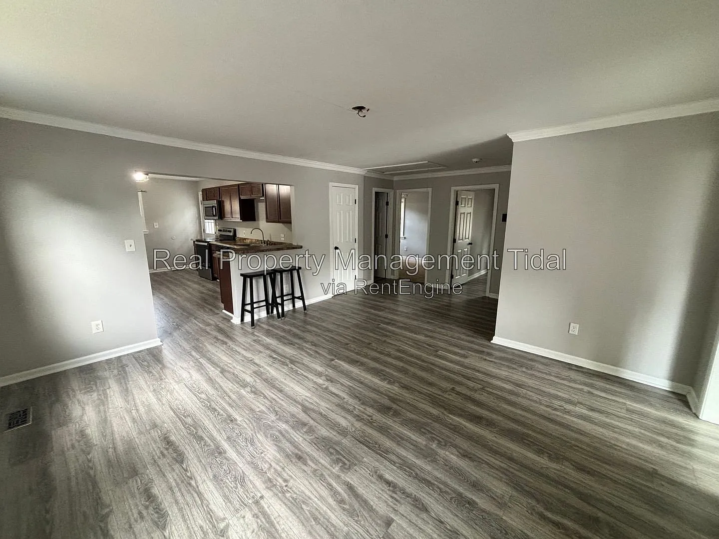 3 bed, 1.0 bath, 1118 sqft, $1,950 — Photo 4