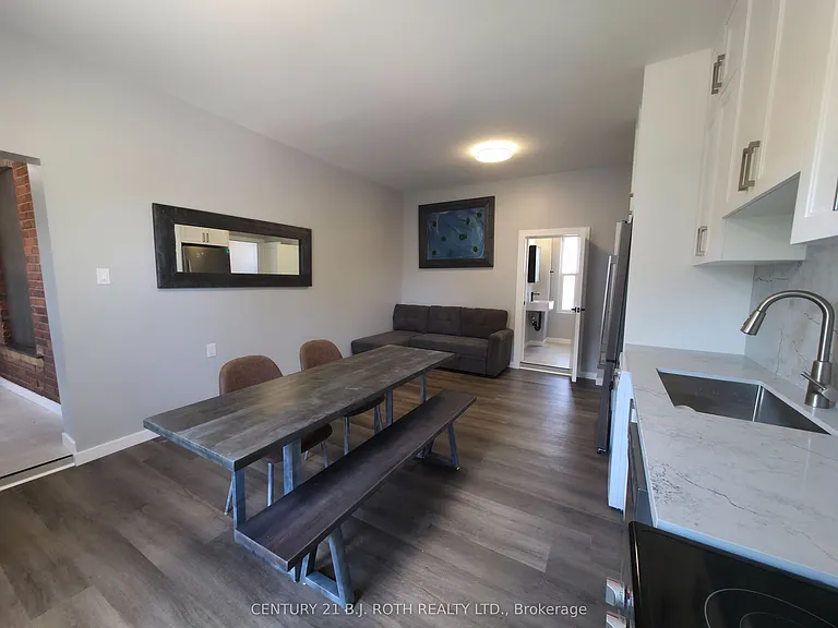 82 Albert St N #4 — Photo 4