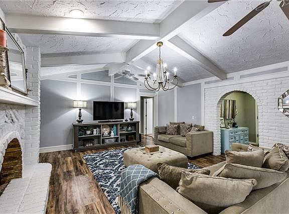 3rd image of 2717 Mollimar Dr
