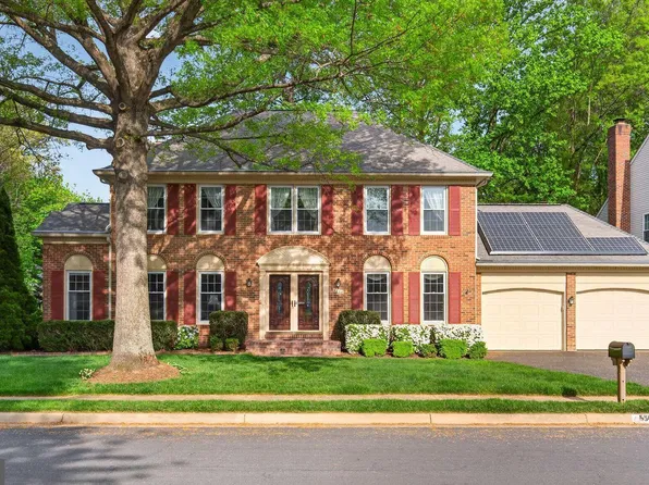 8844 Silverline Dr, Fairfax Station, VA 22039