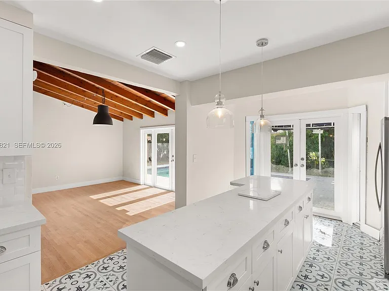 5614 San Vicente St — Photo 11