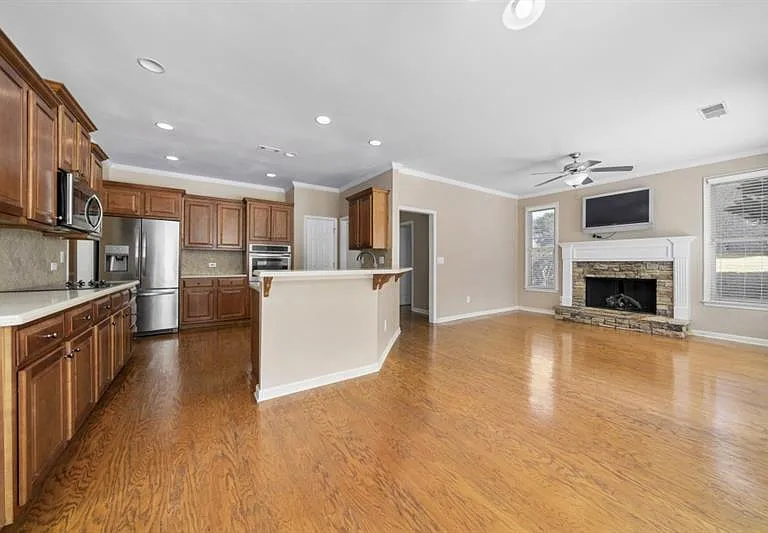 130 Candler Ct — Photo 15