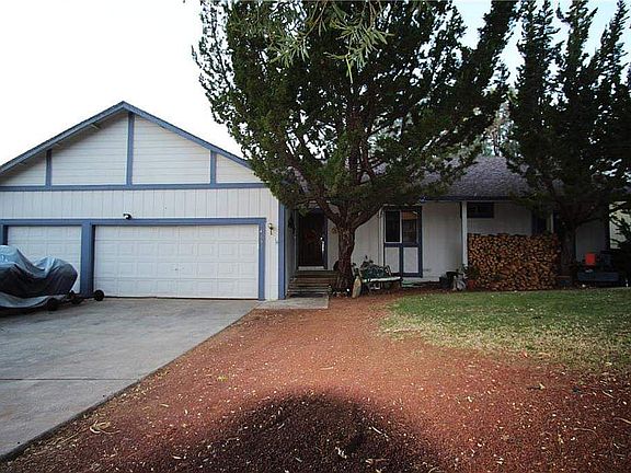 3 car garage with overflow parking