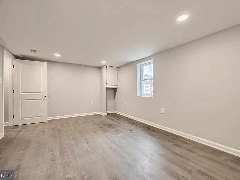 4429 Newport Ave — Photo 21