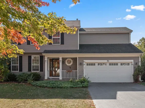 911 Woodbridge Dr, Cary, IL 60013