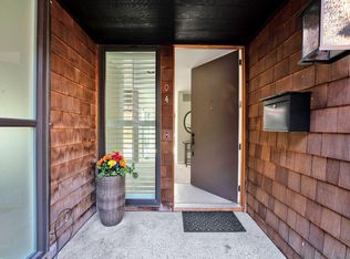 104 Ravenhill Rd, Orinda, CA 94563