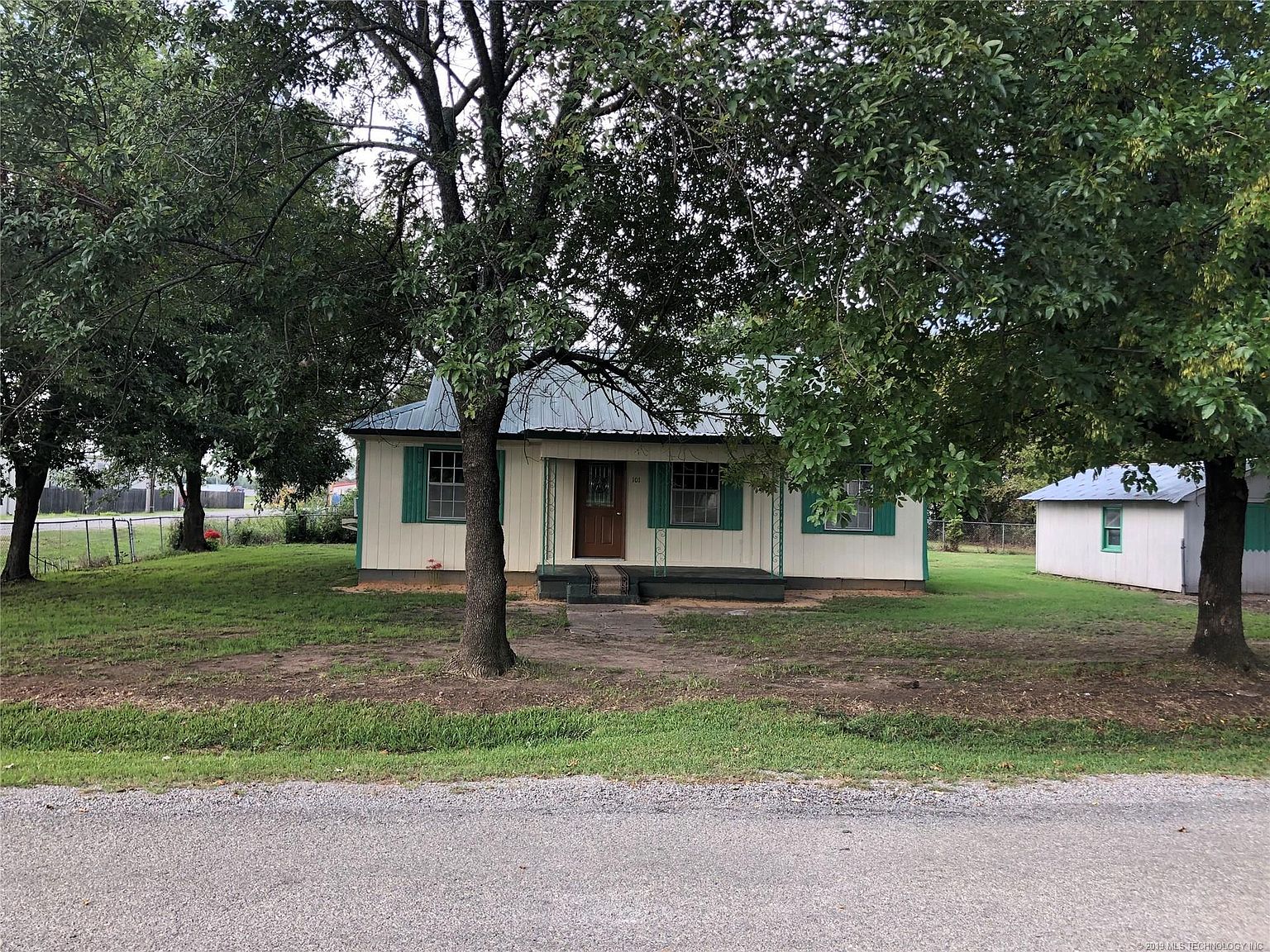 101 W McKennon Rd, Calera, OK 74730 | Zillow