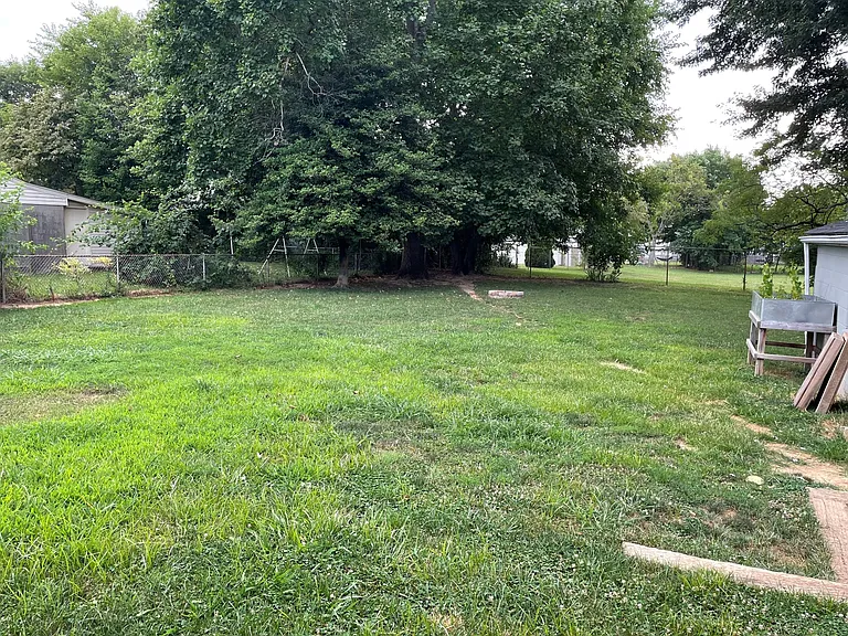 7808 Cecilia Way — Photo 11