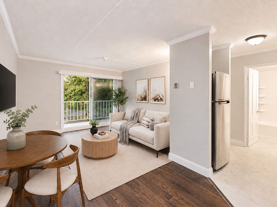 1st image of 303 Grant St #13