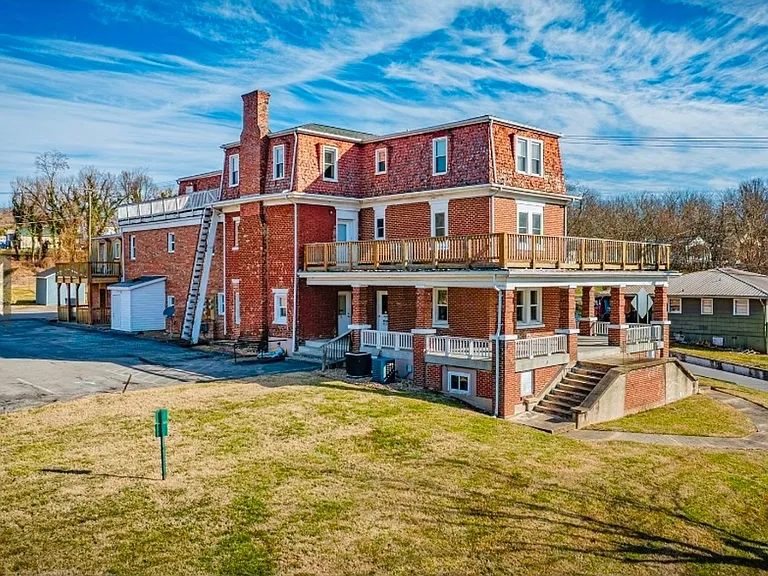 2000 Netherland Inn Rd — Photo 15