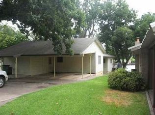 404 Riverside Dr, Llano, TX 78639