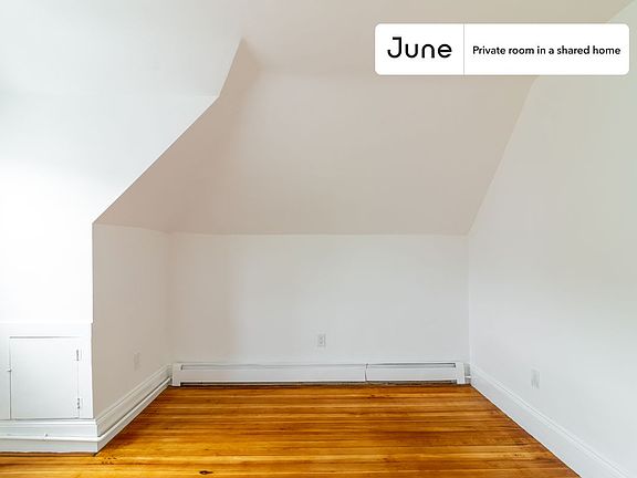 3rd image of 36 Newcastle Rd #D