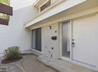 2369 Southgate Sq, Reston, VA 20191
