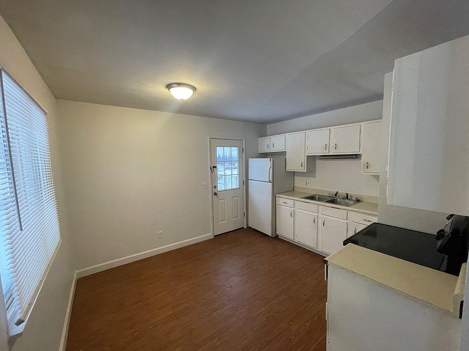 932 Boon St, Traverse City, MI 49686 Zillow