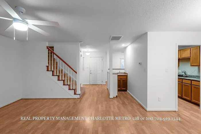 9451 Kings Falls Dr — Photo 23