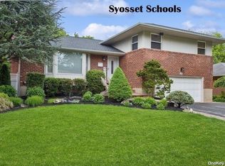 24 Winthrop Rd, Plainview, NY 11803