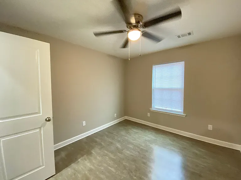 413 Sparrow Rd — Photo 4