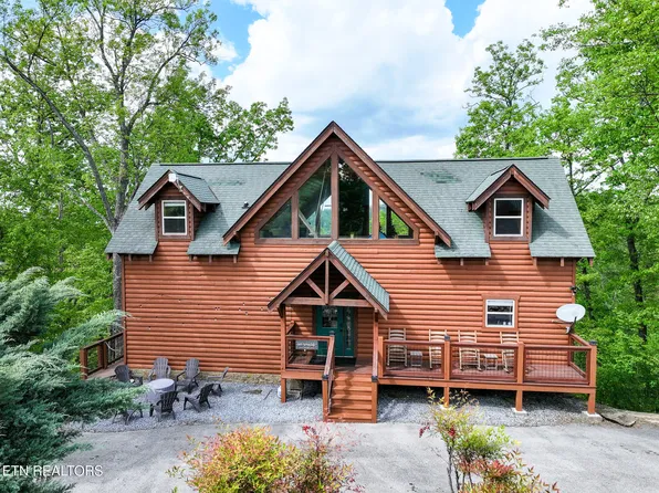 2636 Cloud View Dr, Sevierville, TN 37862