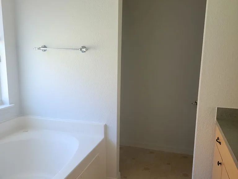 754 Pelican Ct — Photo 8