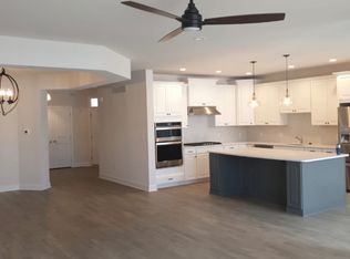 3075 N Spurway Dr, Ann Arbor, MI 48105