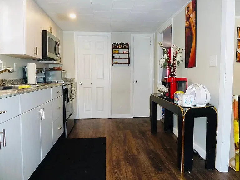 256 Laurel St #2 — Photo 1